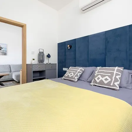 Piaskowa 11 Гонски