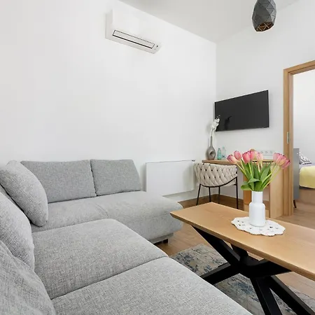 Piaskowa 11 Гонски